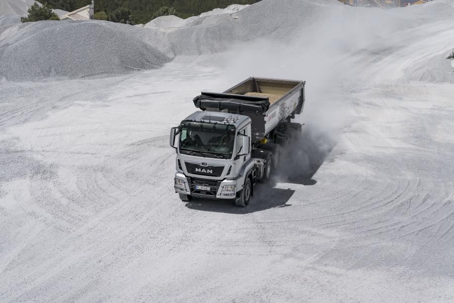  MAN TGS 33.500 6x4 Sattelzugmaschine 2017 года  (фото 4 из 13)